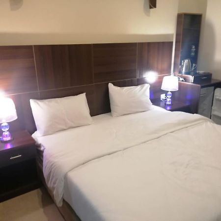 Nice View Hotel فندق الأطلالة الجميلة للعائلات فقط Aqaba Bagian luar foto
